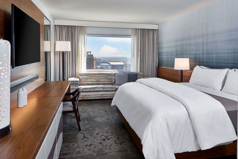 Westin-Charlotte_guest-room